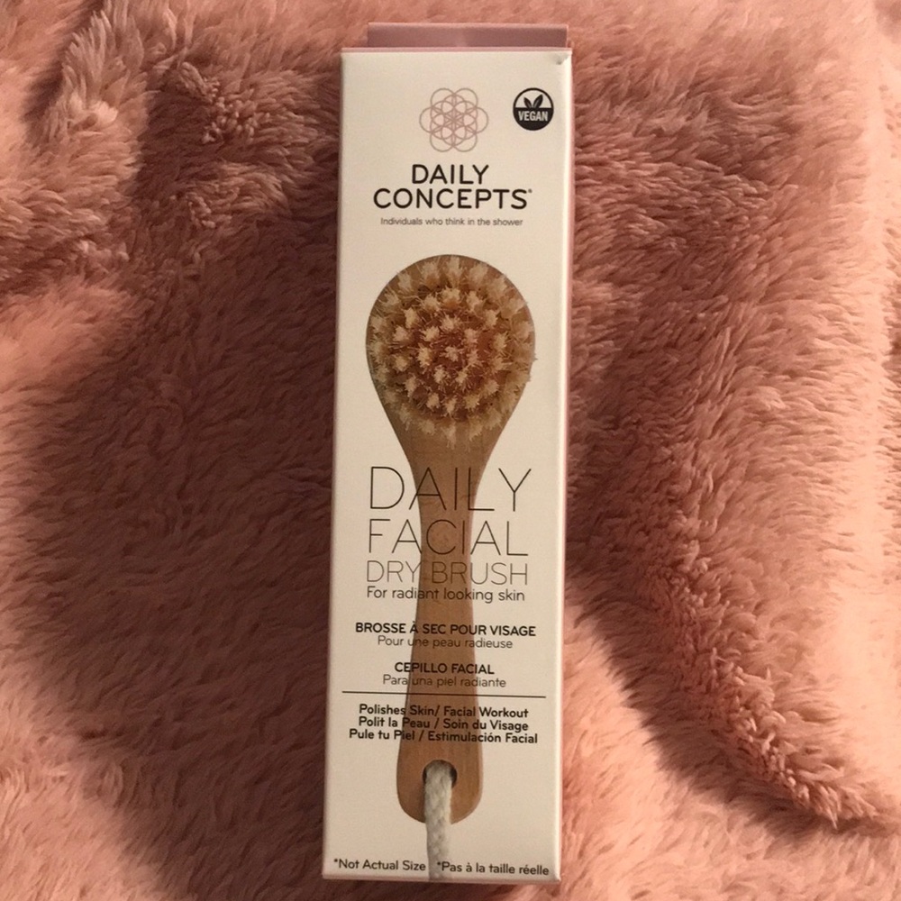 Daily concepts facial dry brush New